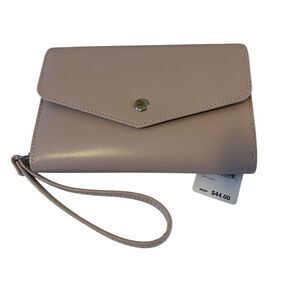 Mundi Sleek Looking Soft Pink Wristlet/Wallet w/ TONS of room for everything.